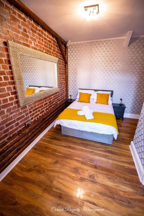 River Street Apartments 特鲁罗 外观 照片